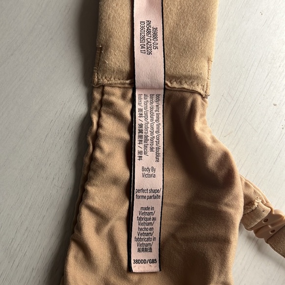 Victoria’s Secret - Picture 7 of 7